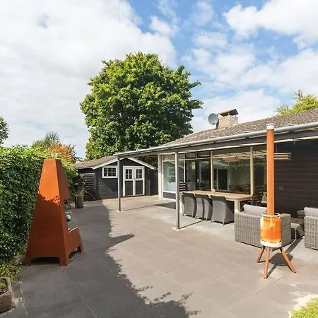 Holiday home Near With Large Private Garden - Not For Companies