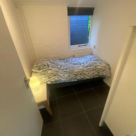 Near With Large Private Garden - Not For Companies Holiday home